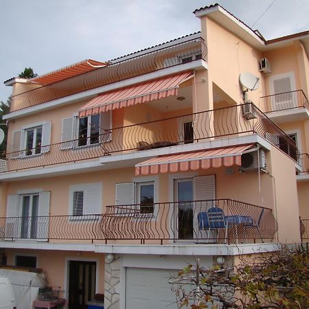 Apartments Melita Crikvenica Bagian luar foto