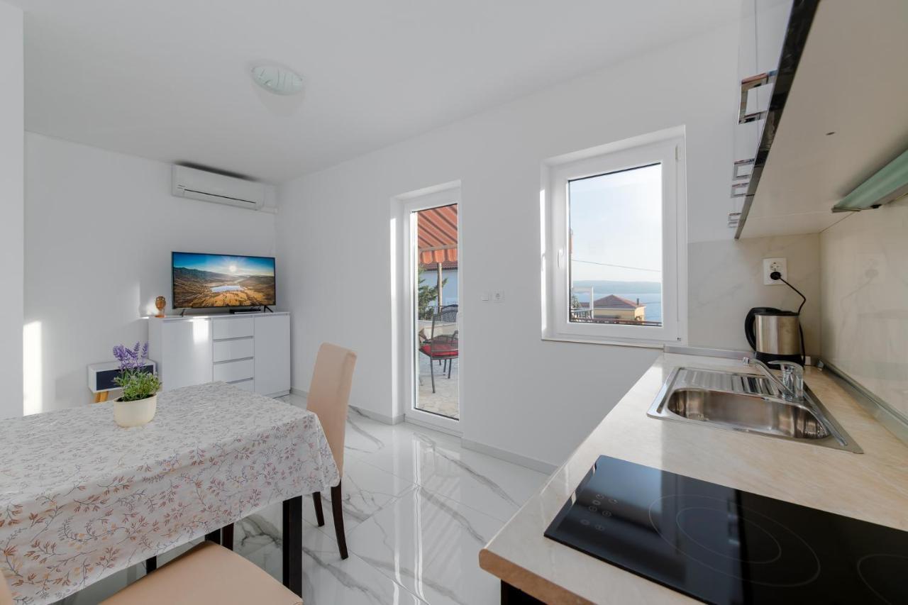 Apartments Melita Crikvenica Bagian luar foto