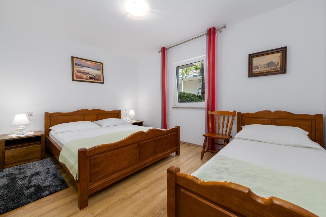 Apartments Melita Crikvenica Bagian luar foto