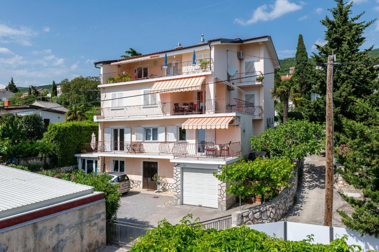 Apartments Melita Crikvenica Bagian luar foto