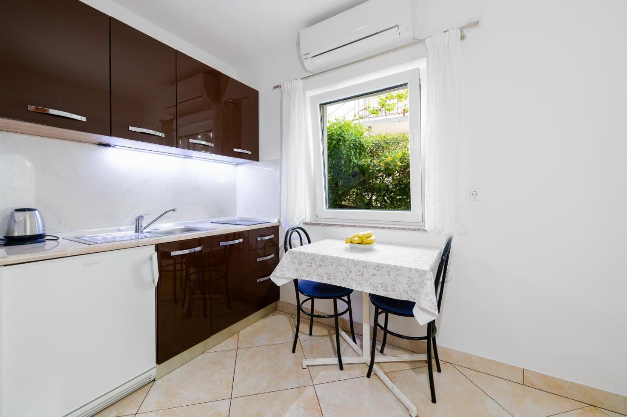 Apartments Melita Crikvenica Bagian luar foto