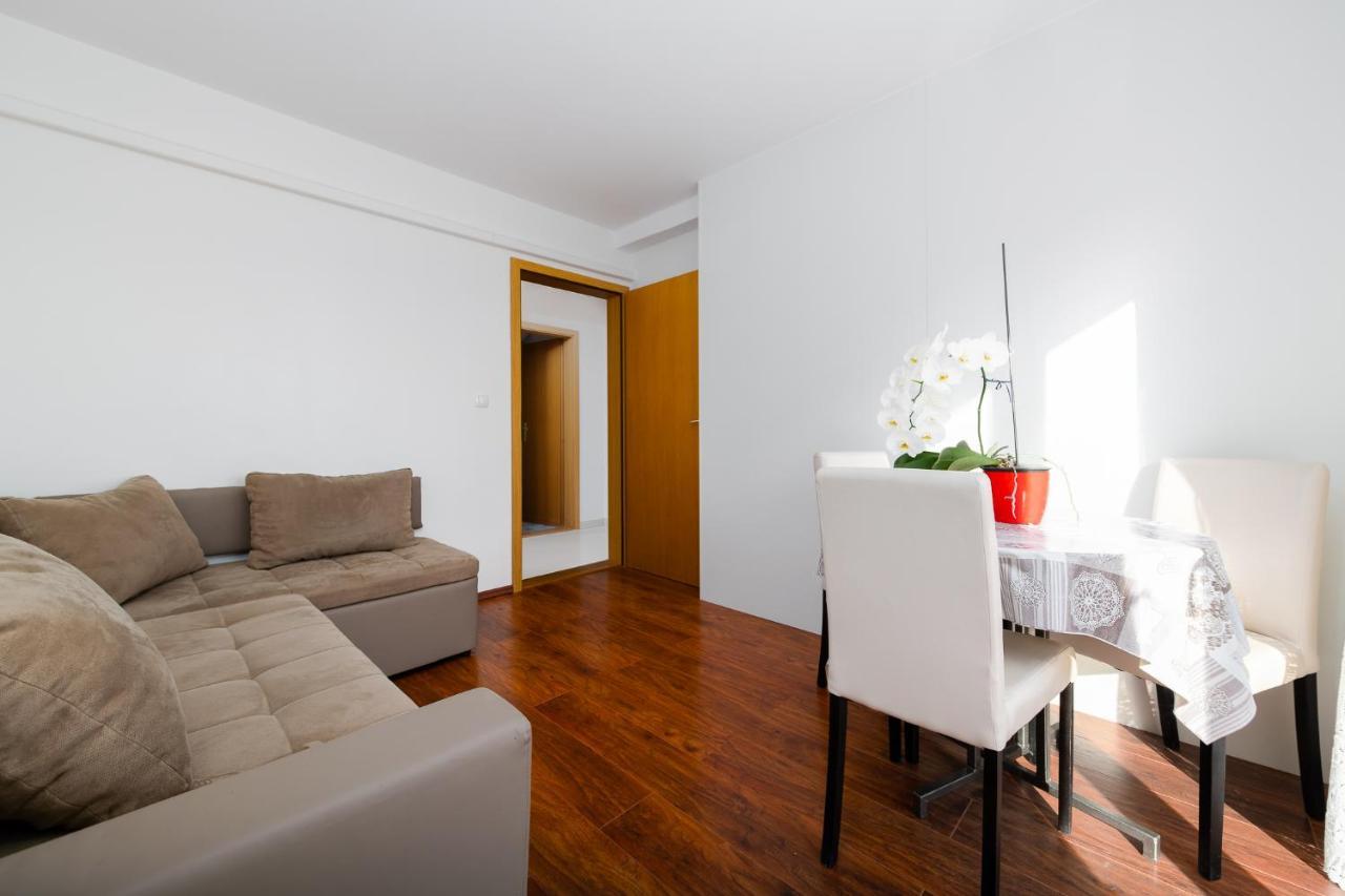 Apartments Melita Crikvenica Bagian luar foto