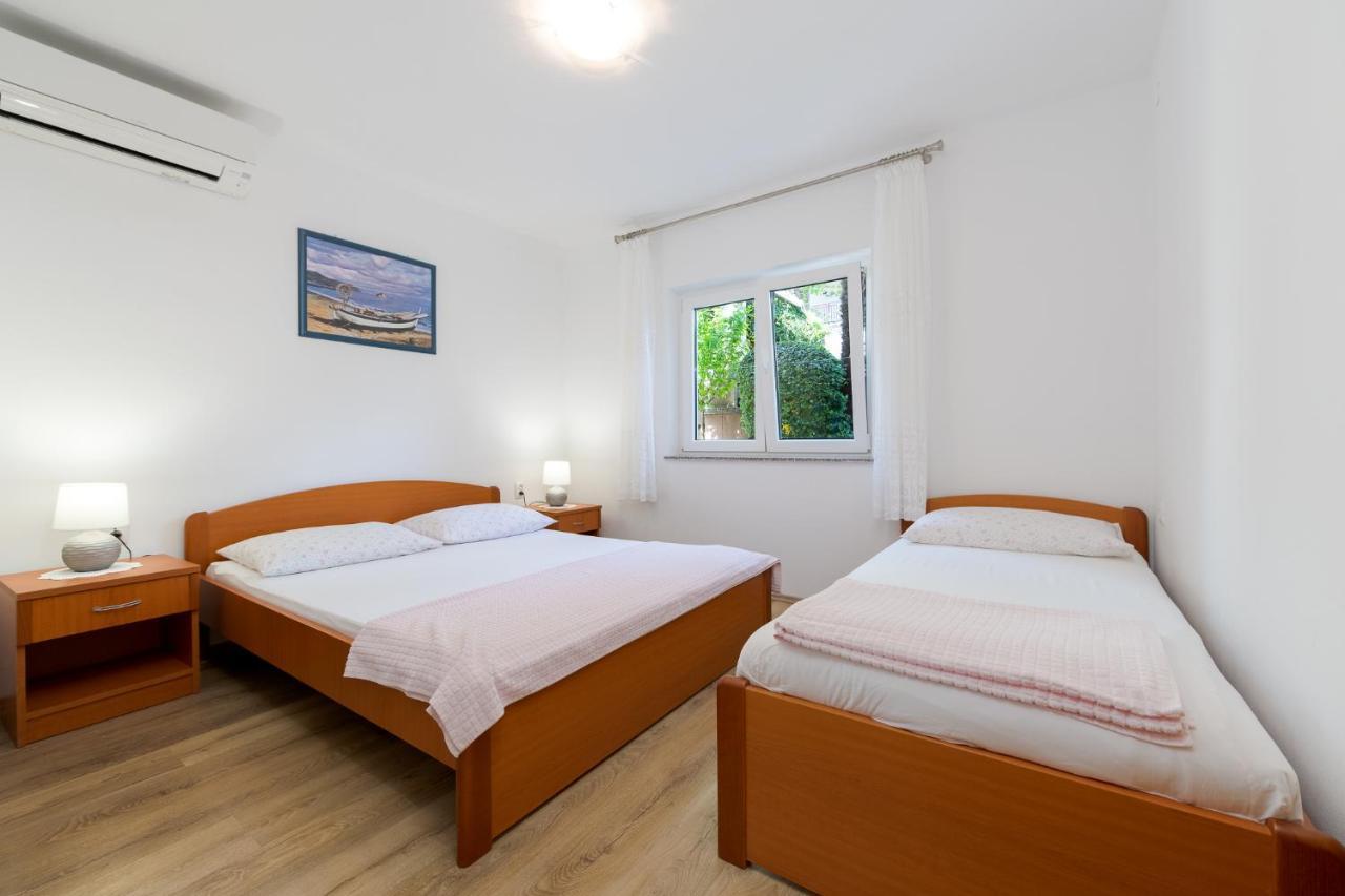 Apartments Melita Crikvenica Bagian luar foto