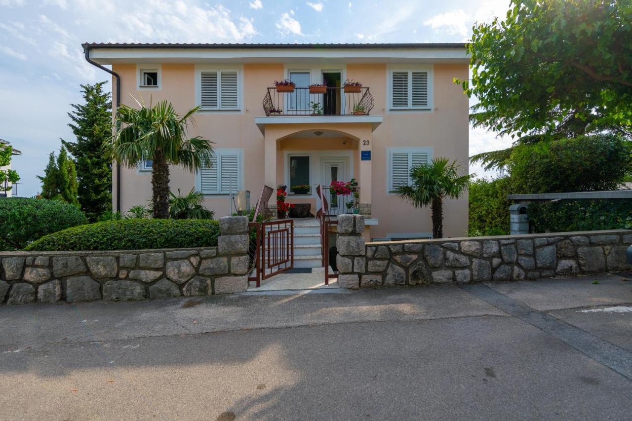 Apartments Melita Crikvenica Bagian luar foto